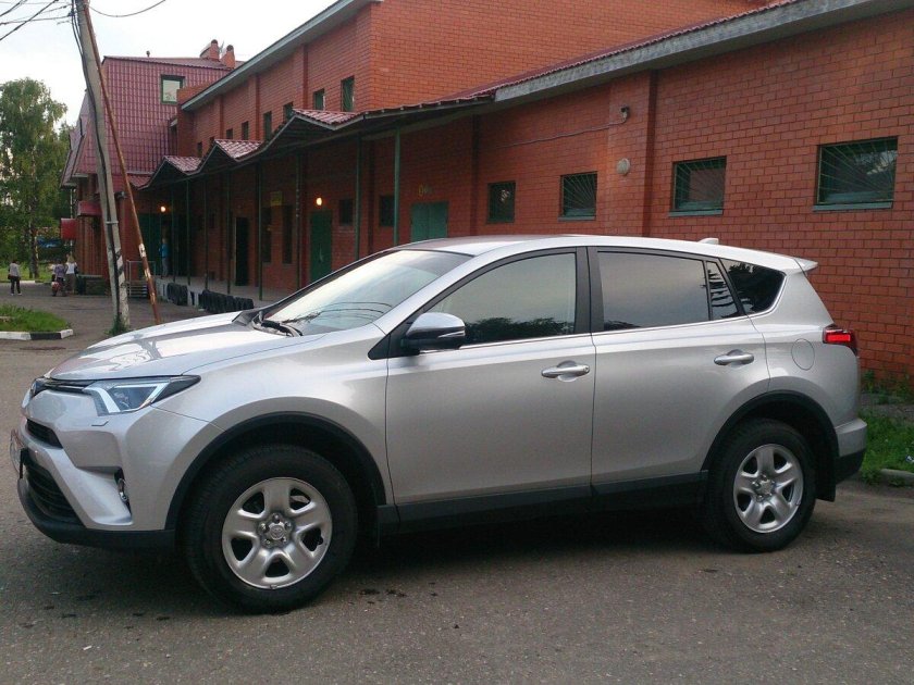 Тойота рав 4 серебристая