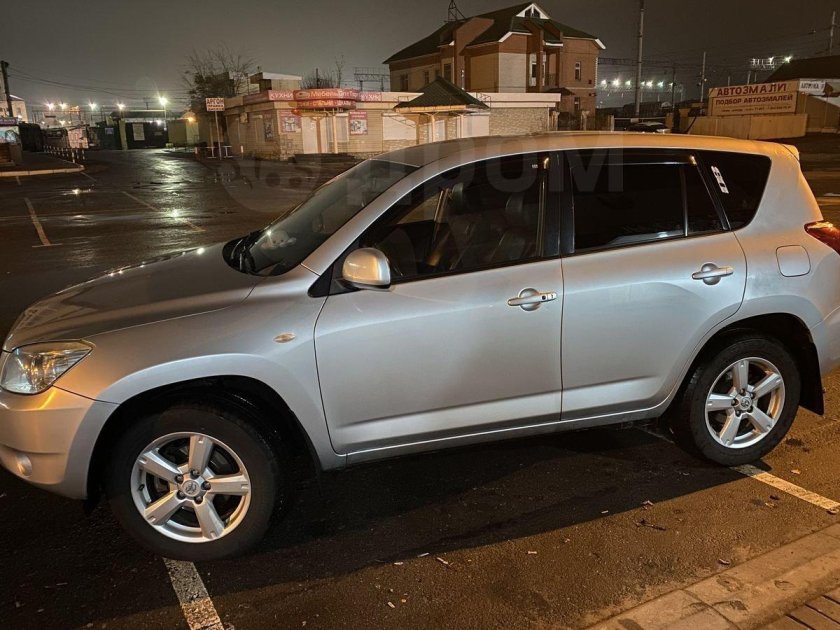 Тойота рав 4 2011г