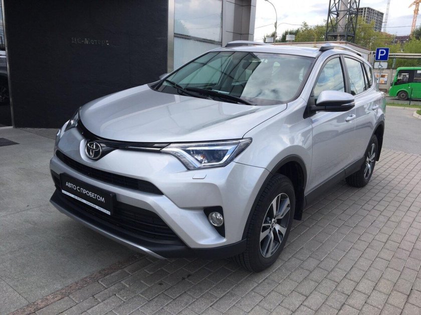 Тойота рав 4 2018 серебристый