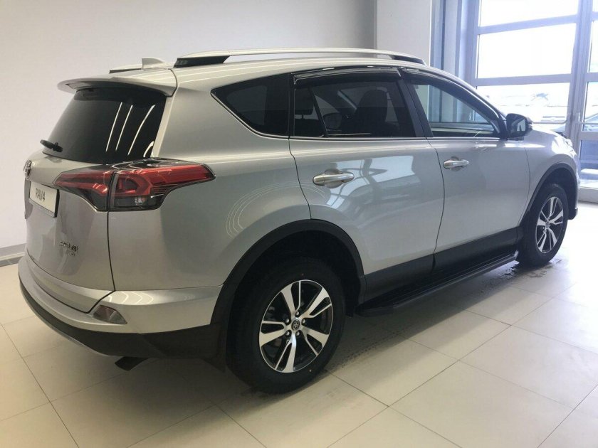 Toyota rav4 серебристый 2021