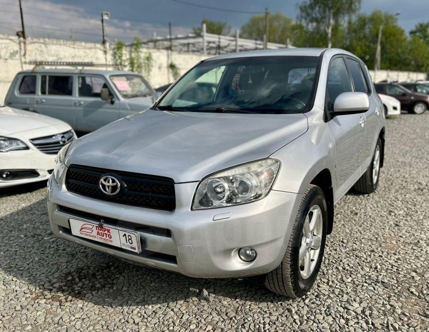 Toyota rav4 серебристый