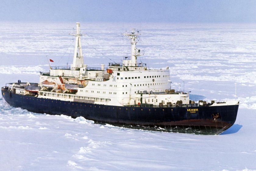 Атомный ледокол ленин