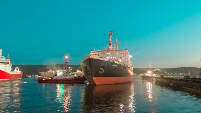 Мурманск ледокол