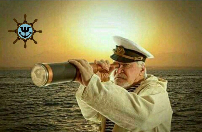 Капитан с биноклем