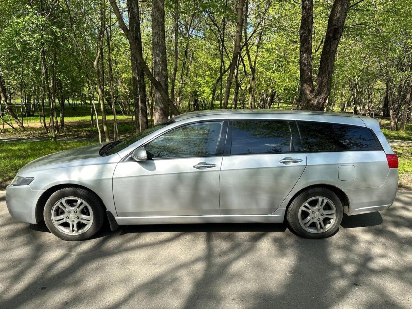 Авенсис Тойота 2008 1.8 универсал