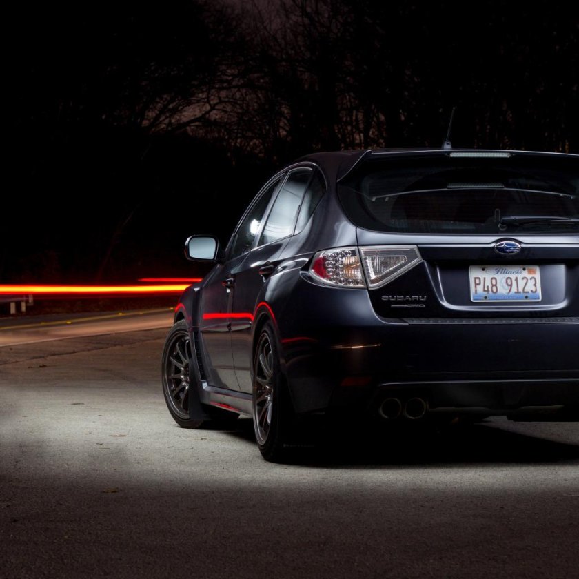 Subaru Impreza WRX STI фары в темноте