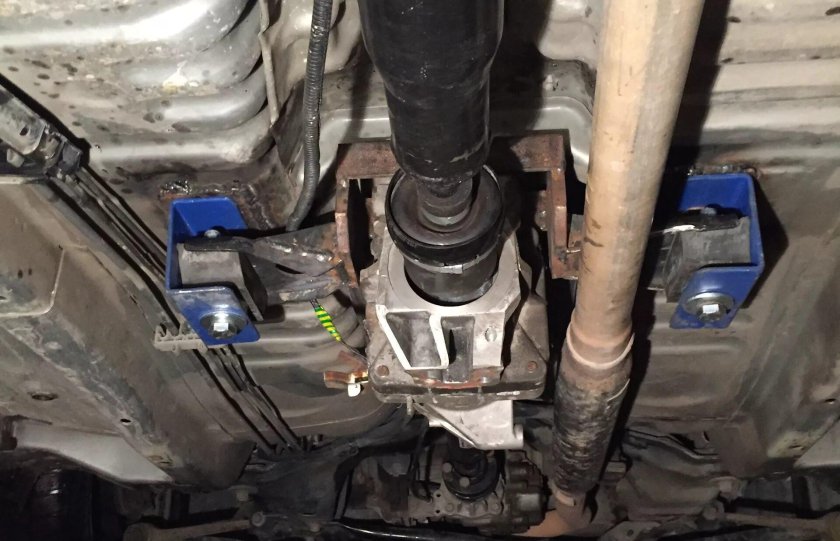 Задняя подвеска Daihatsu YRV 4wd