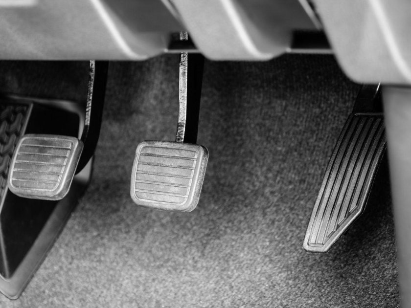 Акселератор это в машине