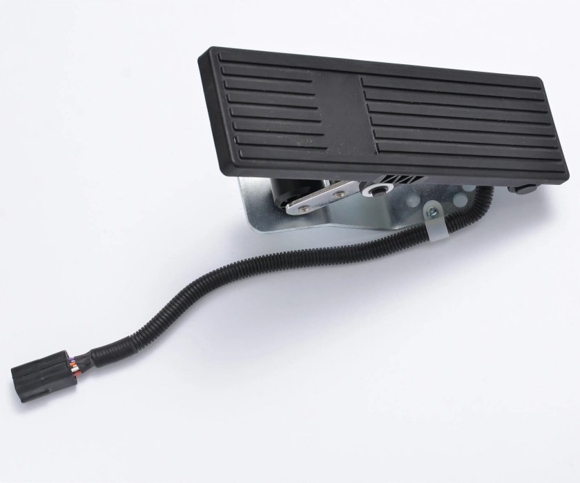 Педаль акселератора