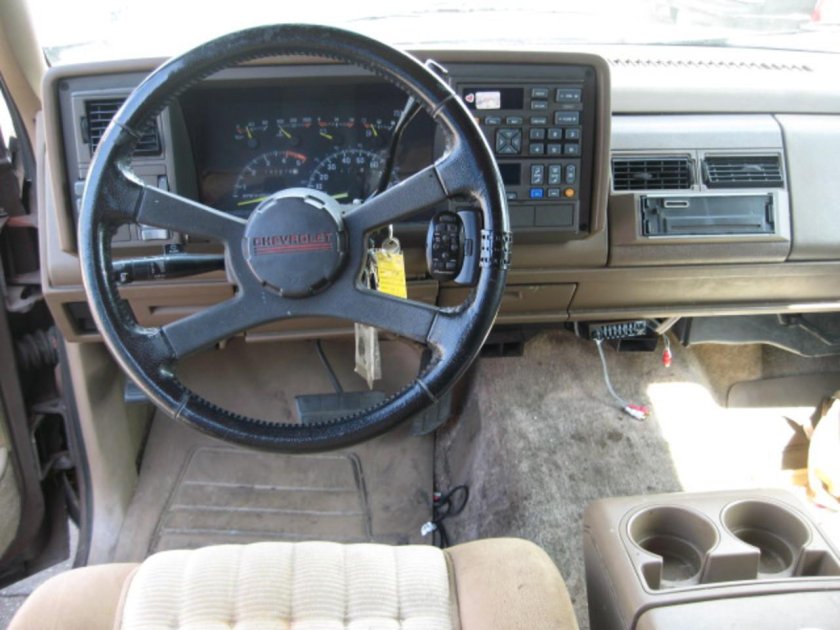 Chevrolet Suburban 1993 Interior