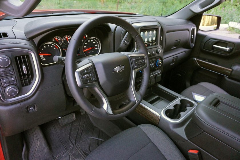 Chevrolet Silverado 2019 салон