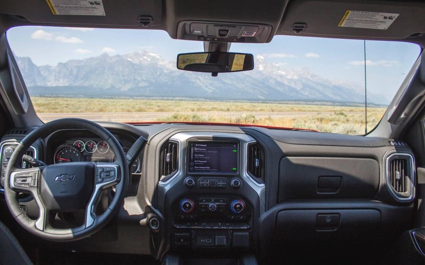 Chevrolet Silverado 2020 салон