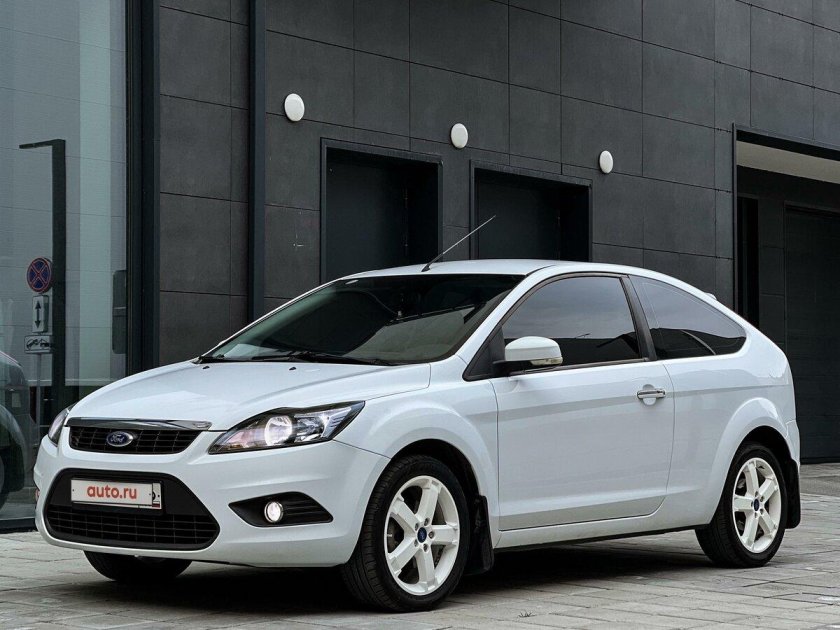Форд фокус 2 рестайлинг хэтчбек белый