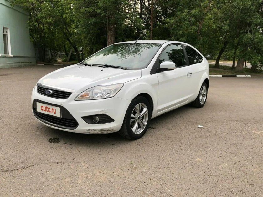 Форд фокус 2 хэтчбек белый