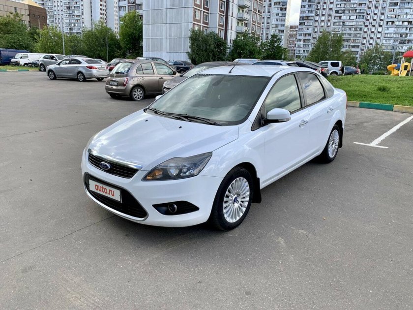 Форд фокус 2 Рестайлинг седан белый