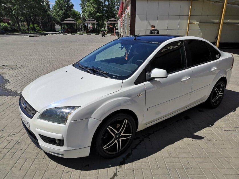 Форд фокус 2 белый седан