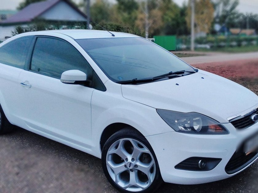 Форд фокус 2 Рестайлинг хэтчбек белый