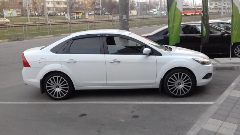 Форд фокус 2 белый седан