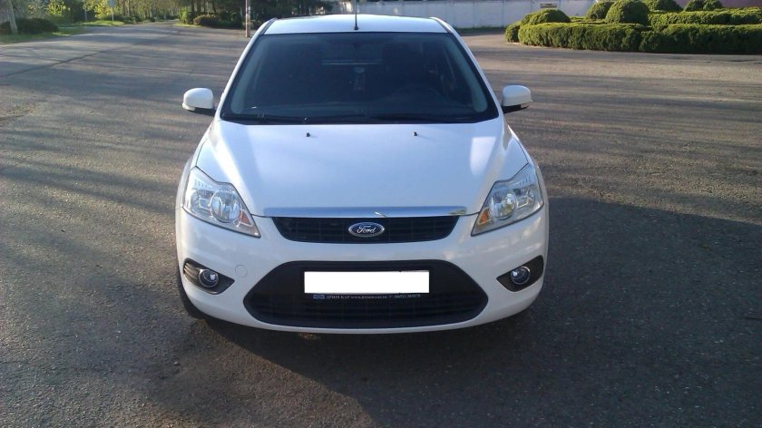 Ford Focus 2008 седан белый
