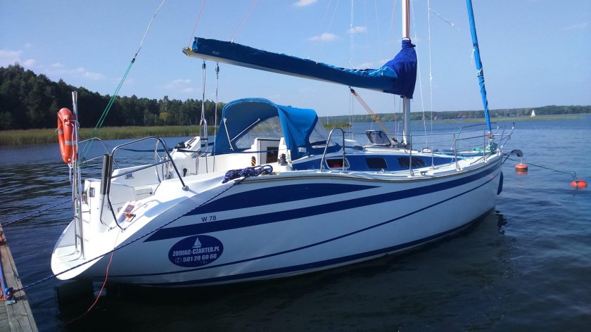 Лодка парусная