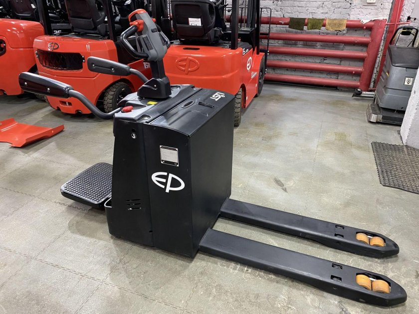 Штабелер электрический самоходный es16rs