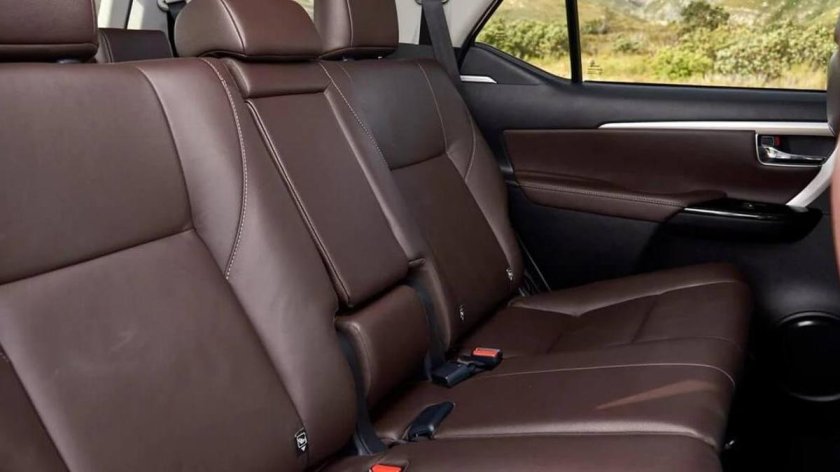 Тойота фортунер 2019 салон