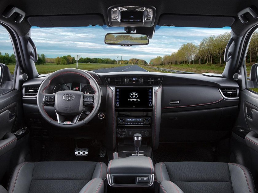 Тойота фортунер 2016 интерьер