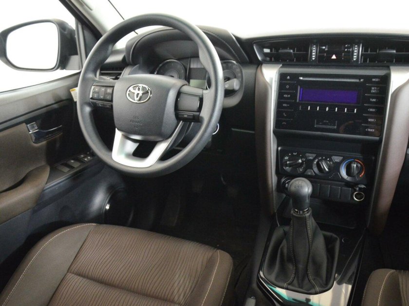 Toyota Fortuner 2 поколение
