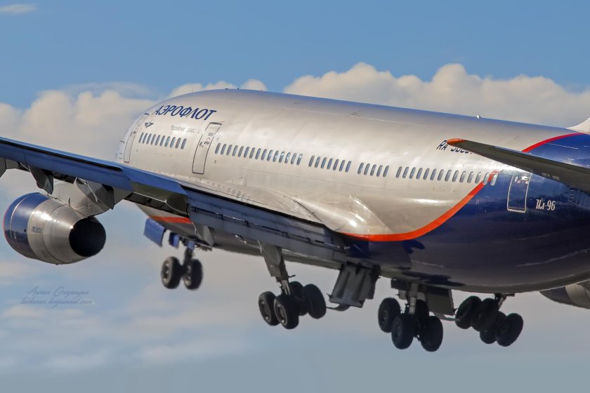 Ил 96 300