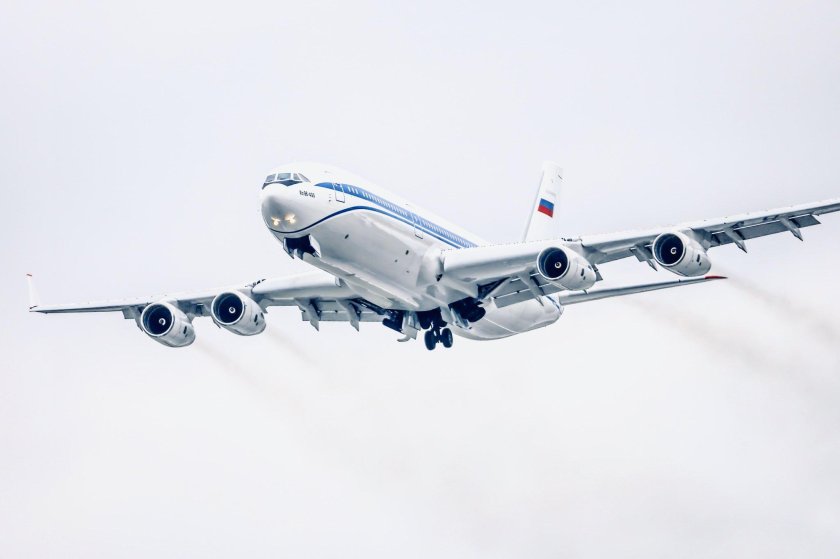 Самолет ил 96