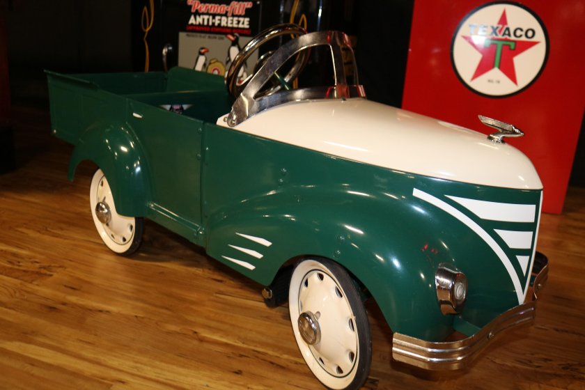 Педальная машина херби