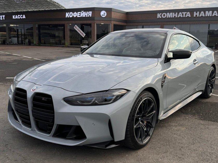 Bmw m 4 competition package