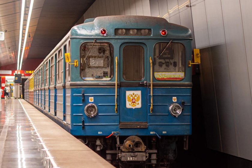 Вагон метро еж 3