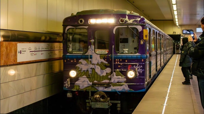 Новогодние поезда метро