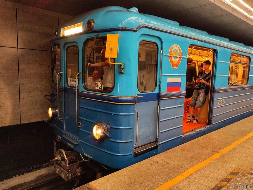 Вагон метро