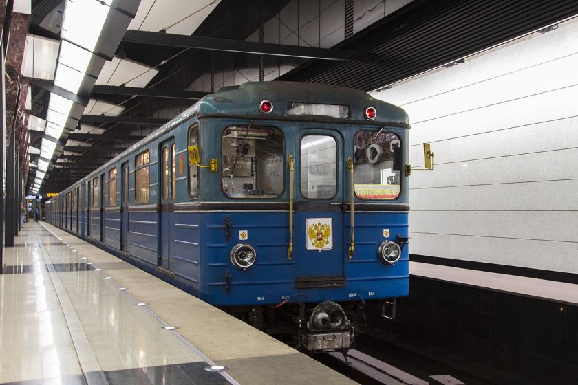 Метропоезд еж3