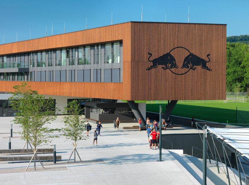 Завод ред Булл в Австрии