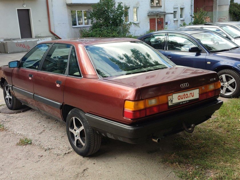 Ауди 100 1983