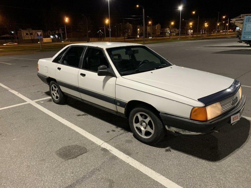 Audi 100 c3 белая