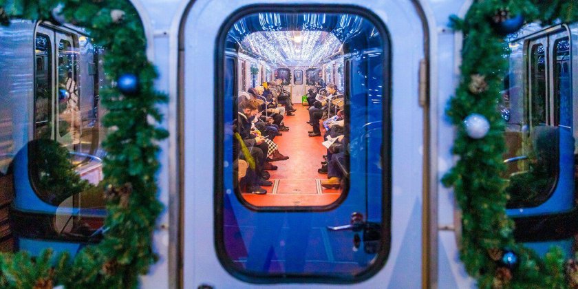 Новогодний поезд еж3 2021