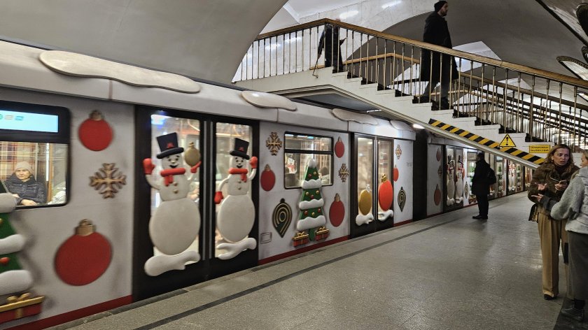 Новогодние поезда метро