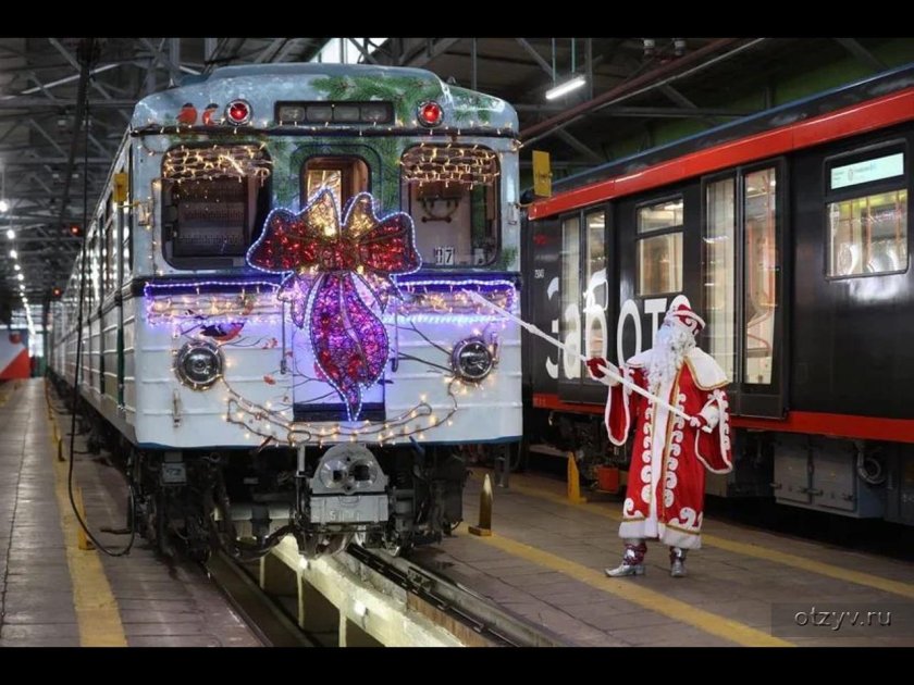 Новогодний поезд еж3 2022