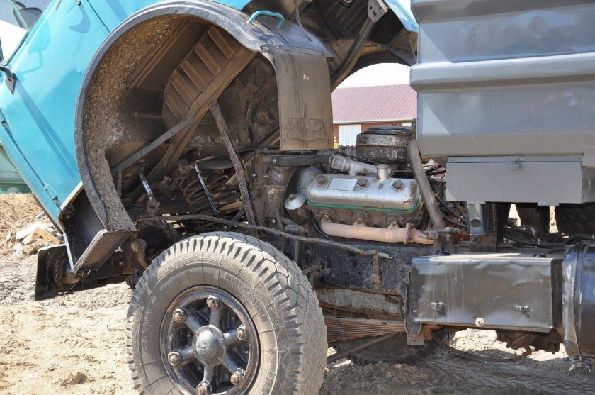 МАЗ 500 С поднятой кабиной