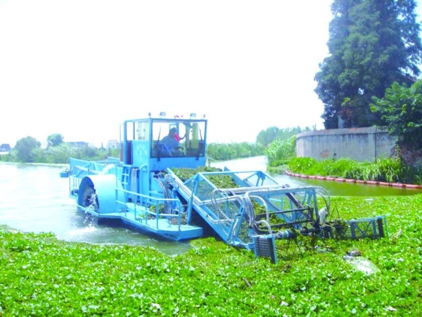 Комбайн для уборки водной растительности