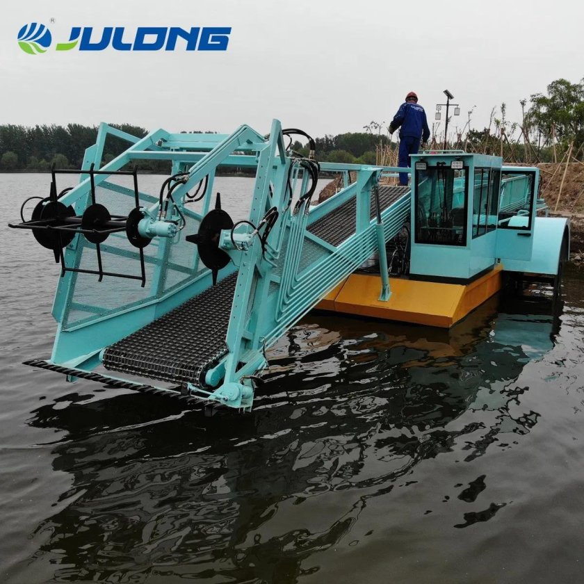 Машина для очистки рек от водорослей