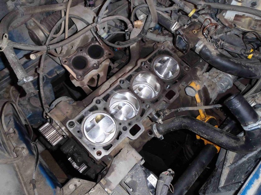 Клапан в двигатель ВАЗ 2110