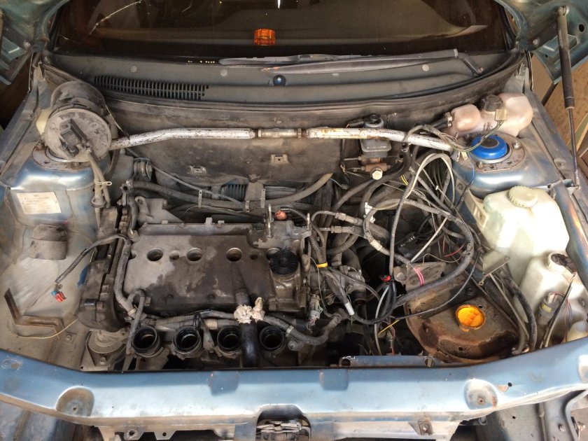 Подкапотка 2110 16 клапанов