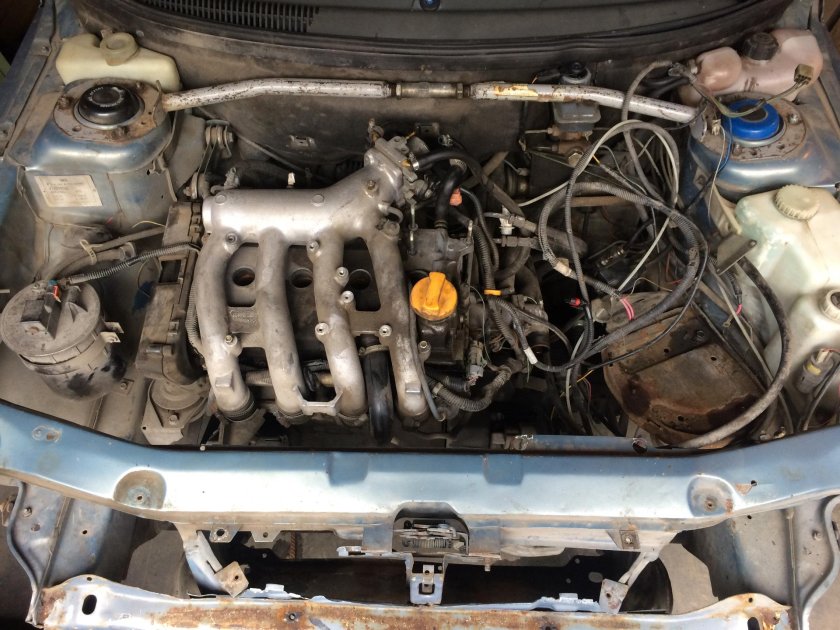 Капот двигатель ВАЗ 2112