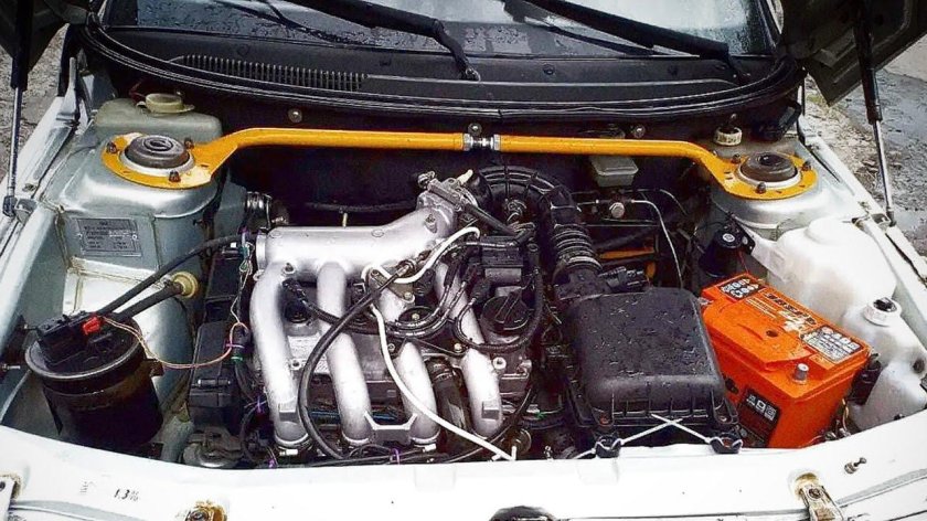 Подкапотка ВАЗ 2112