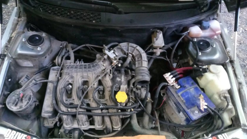 Проводка под капотом ВАЗ 2110 16 клапанов